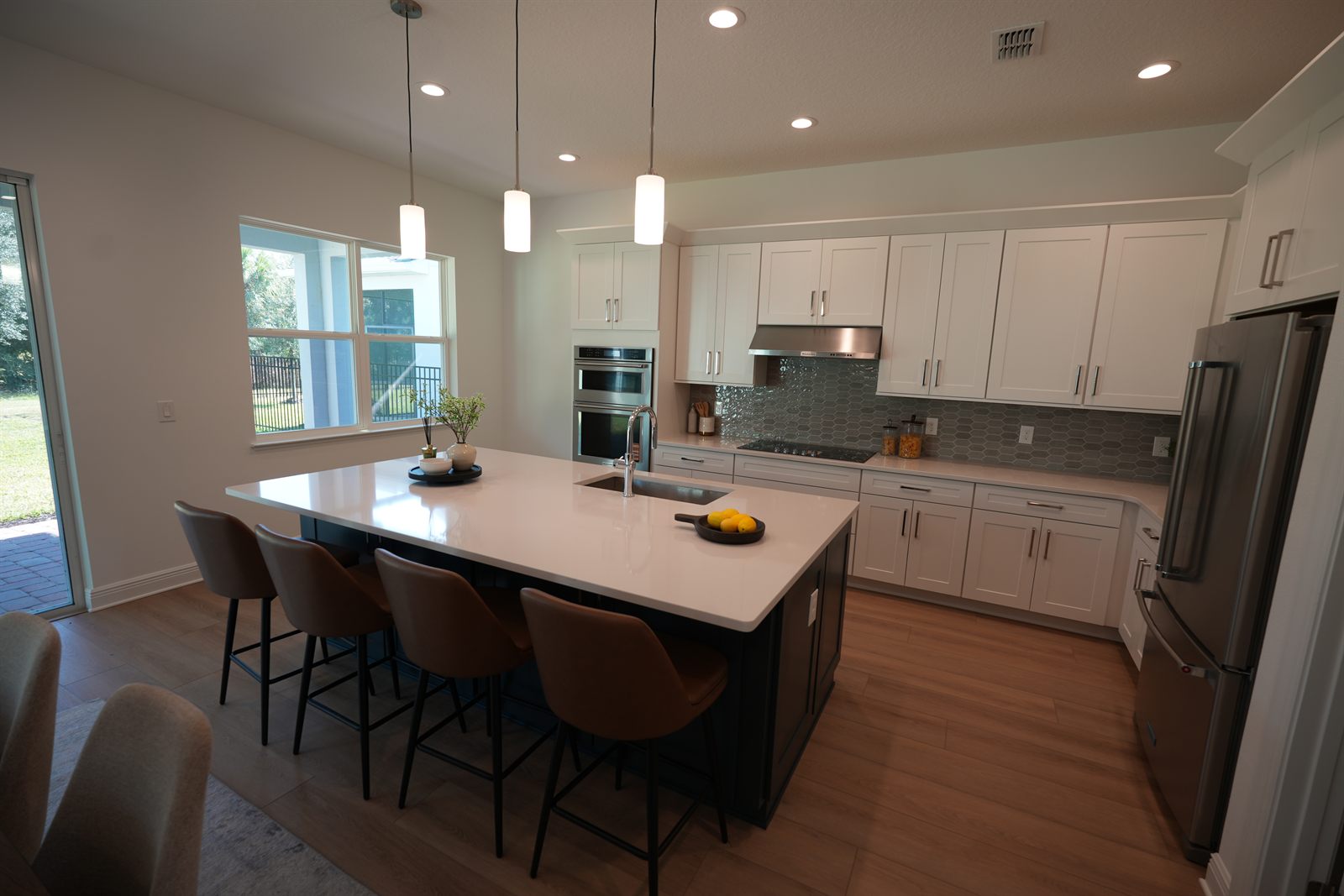 Kitchen & Island Seating